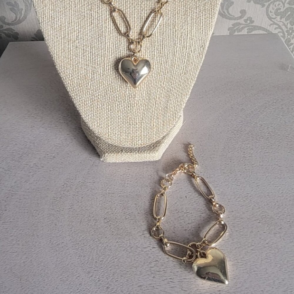 Gold Tone Heart Necklace Set - Picture 5 of 6